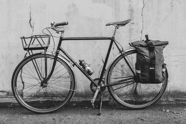 Fahrrad mit Packtasche